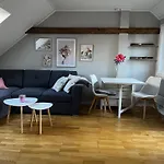 Charming Little In Lejlighed Moss