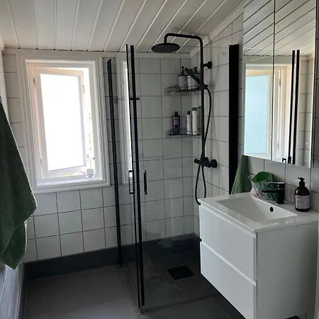 Charming Little In 莫斯