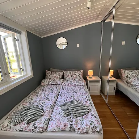 Charming Little In * 莫斯